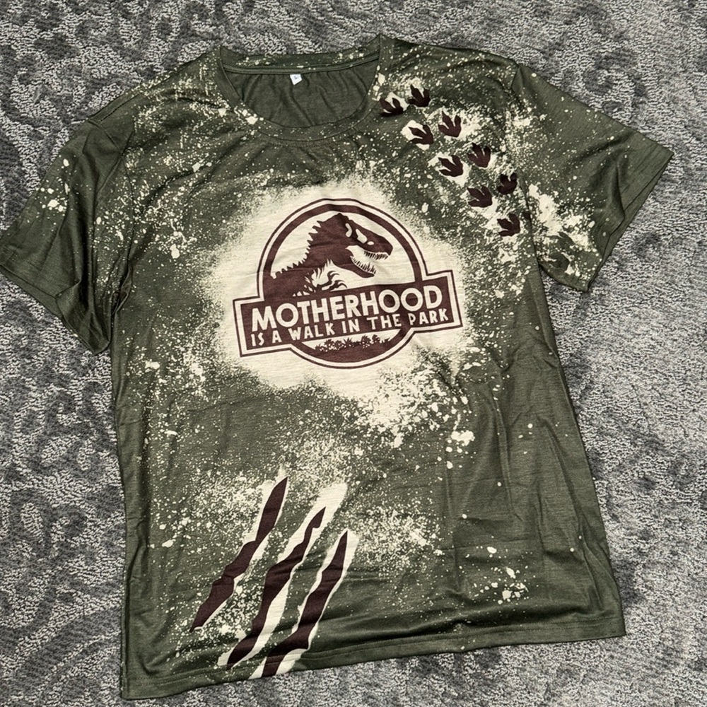 •Jurassic Park/Universal Studios tee•
